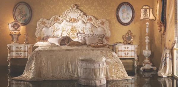 Bed With Surrounded Noble - Image 2